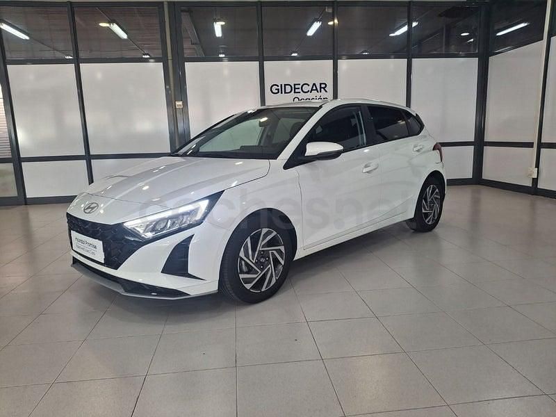 Usado Hyundai i20 100 CV (73 kW) 2025 Blanco Utilitario