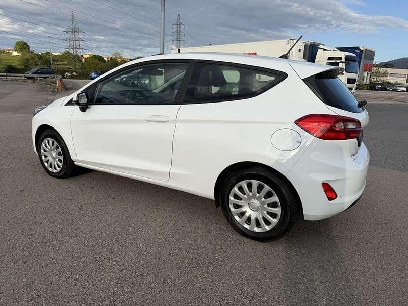 Usado Ford Fiesta Trend 71 CV (52 kW) 2019 Blanco Utilitario