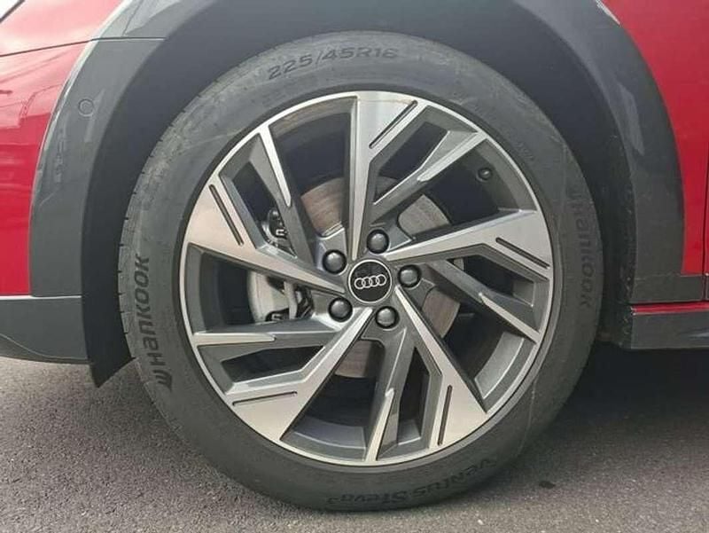 Usado Audi A3 Ambiente 204 CV (150 kW) 2025 Rojo Berlina