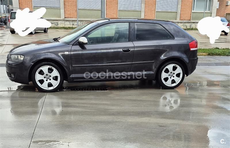 Usado Audi A3 Ambition 140 CV (102 kW) 2004 Marrón Utilitario