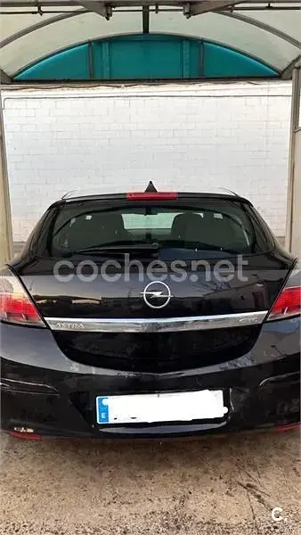 Usado Opel Astra GTC Enjoy 105 CV (77 kW) 2007 Negro Berlina