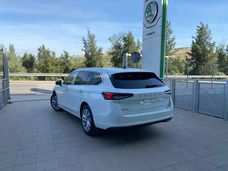 Usado Skoda Superb Selection 204 CV (150 kW) 2024 Familiar