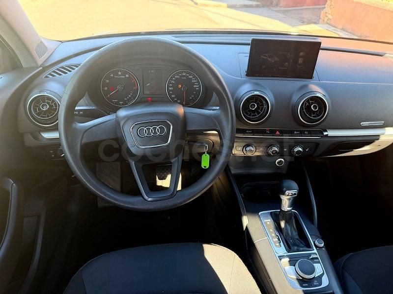 Usado Audi A3 116 CV (85 kW) 2019 Negro Berlina