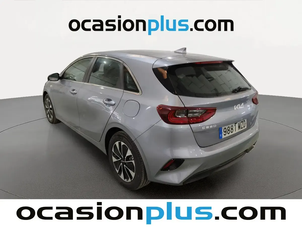 Usado Kia Ceed 101 CV (74 kW) 2025 Gris plata Utilitario