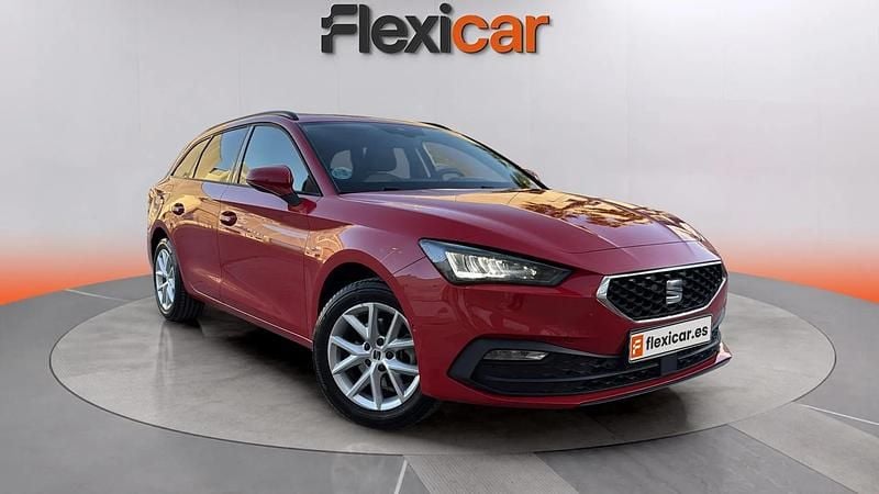 Käytetty Seat Leon FR 110 HP (80 kW) 2023 Punainen Sedan