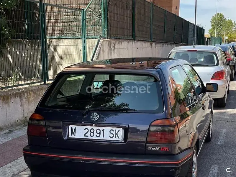 Usado VW Golf III GTI 115 CV (84 kW) 1995 Violeta / lila Berlina