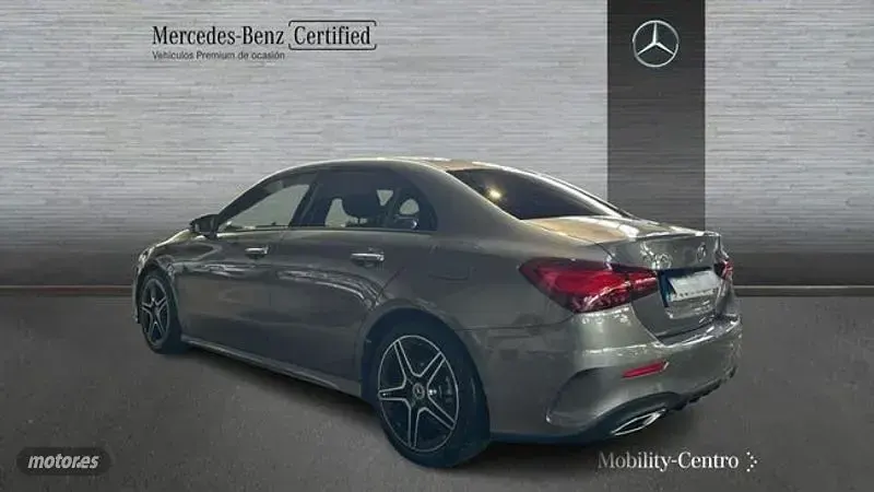 Usado Mercedes A180 115 CV (84 kW) 2025 Gris Berlina