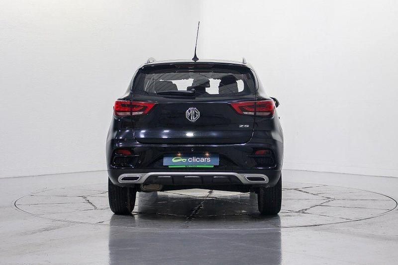 Usado MG ZS Comfort 106 CV (77 kW) 2022 Negro SUV