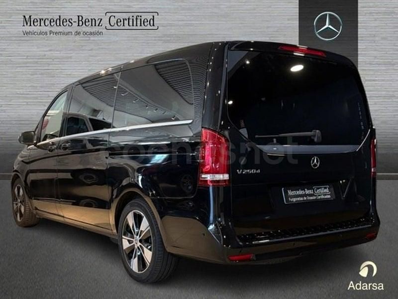 Usado Mercedes V250 190 CV (139 kW) 2024 Negro Monovolumen