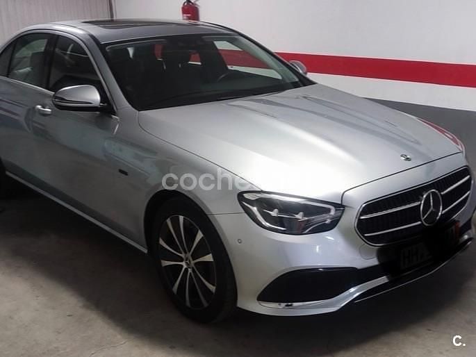 Usado Mercedes E300 306 CV (225 kW) 2021 Gris / plata Berlina