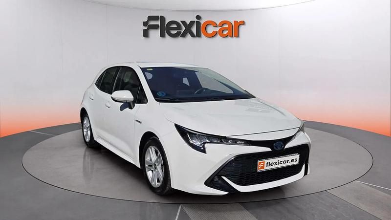 Usado Toyota Corolla Active 122 CV (89 kW) 2020 Blanco Berlina