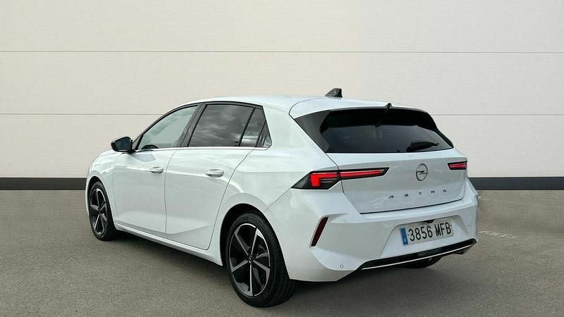 Usado Opel Astra Elegance 130 CV (95 kW) 2023 Blanco Utilitario