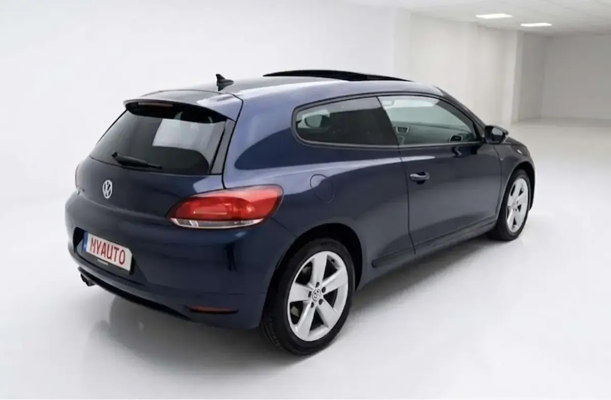 Usado VW Scirocco 160 CV (117 kW) 2011 Azul Coupe