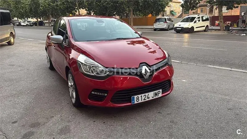 Usado Renault Clio IV Dynamique 90 CV (66 kW) 2016 Rojo Berlina