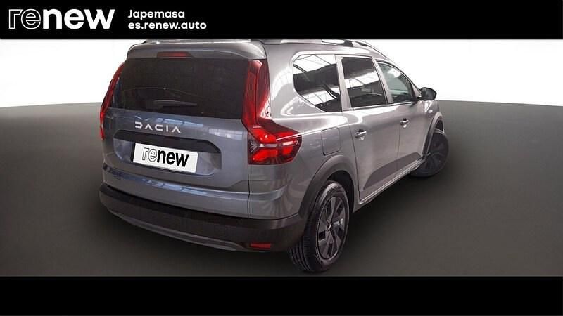 Usado Dacia Jogger Expression 140 CV (102 kW) 2025 Gris Monovolumen