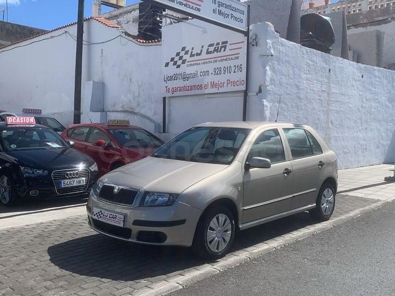 Usado Skoda Fabia 64 CV (47 kW) 2006 Beige Berlina