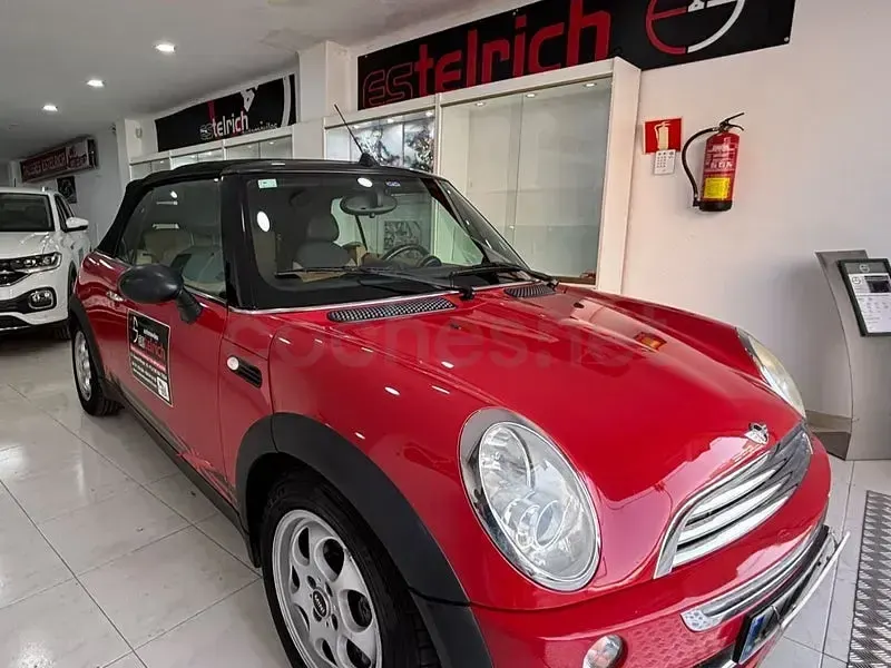 Usado Mini One Cabriolet 90 CV (66 kW) 2007 Rojo Descapotable
