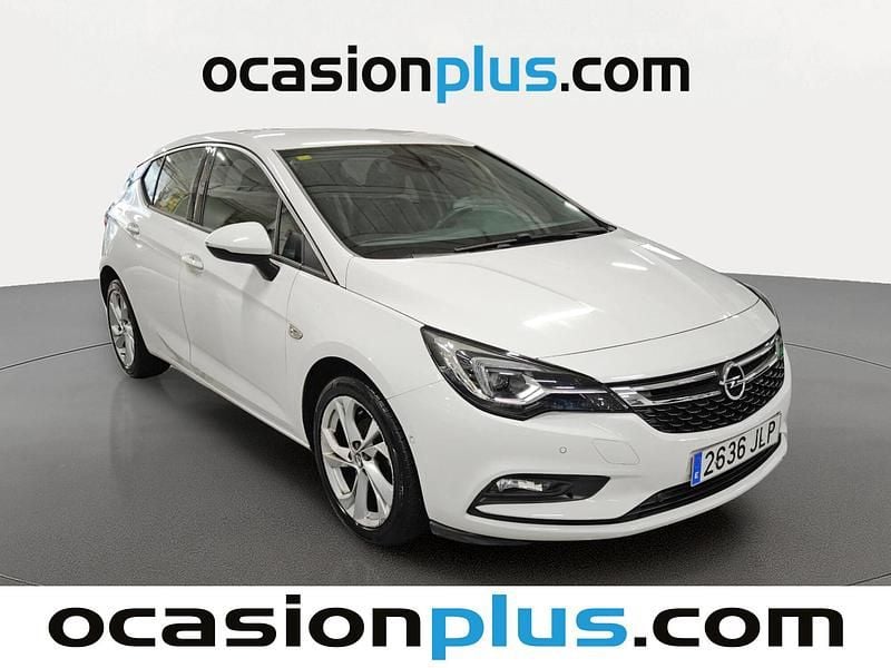 Usado Opel Astra Dynamic 150 CV (110 kW) 2016 Blanco Utilitario