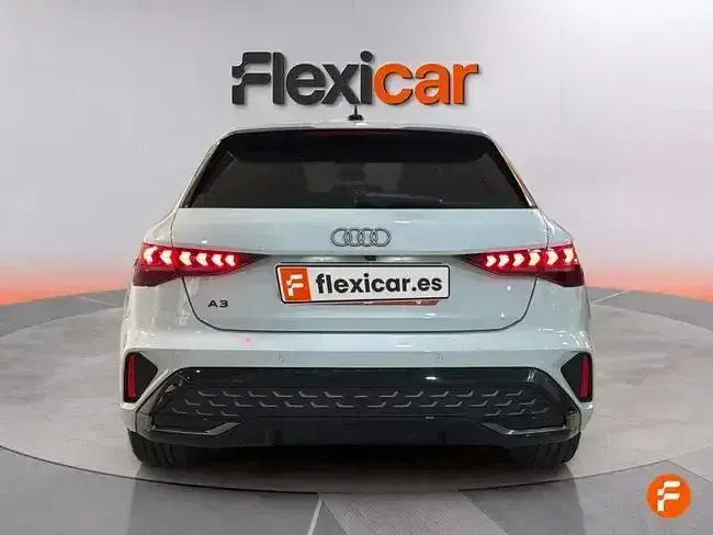 Usado Audi A3 Sportback e-tron S-Line 204 CV (150 kW) 2025 Blanco Utilitario