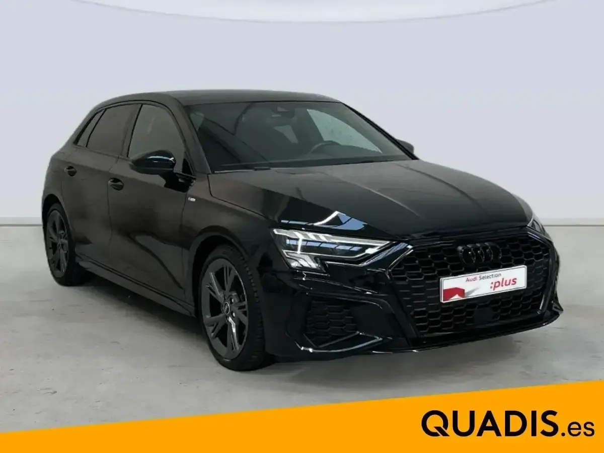 Usado Audi A3 Ambiente 150 CV (110 kW) 2022 Negro Berlina
