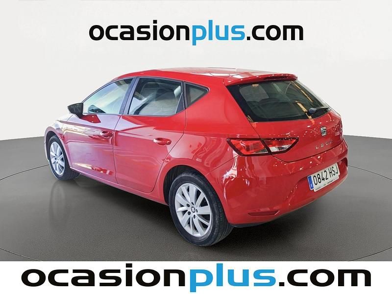 Usado Seat Leon Reference 105 CV (77 kW) 2013 Rojo Utilitario