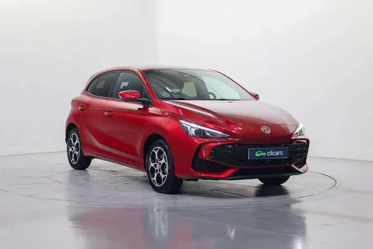 Usado MG MG3 Luxury 194 HP (142 kW) 2025 Vermelho Citadino