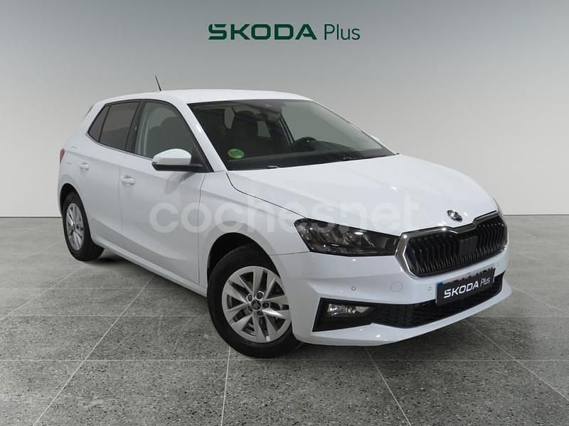 Blanco Usado 2025 Skoda Fabia Selection Berlina | 18.500 € (Super precio) - Imagen 1/4