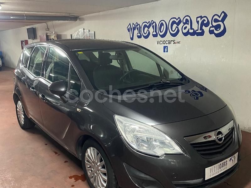 Usado Opel Meriva Expression 95 CV (69 kW) 2012 Gris / plata Monovolumen
