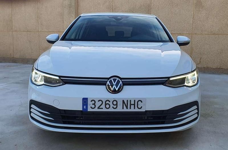 Usado VW Golf VIII 116 CV (85 kW) 2024 Blanco Berlina