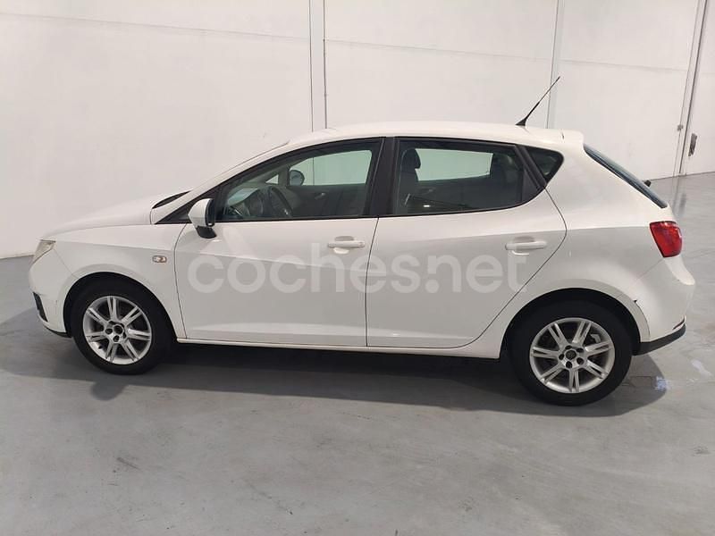 Usado Seat Ibiza Style 90 CV (66 kW) 2009 Blanco Berlina