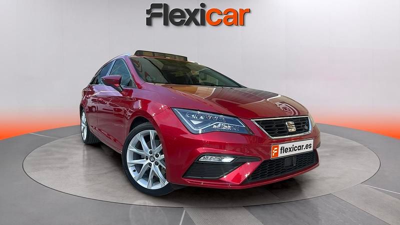 Usado Seat Leon ST FR 190 CV (139 kW) 2019 Rojo Familiar