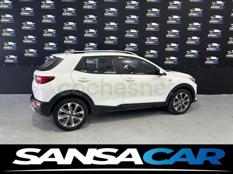 Usado Kia Stonic 100 CV (73 kW) 2019 Blanco SUV