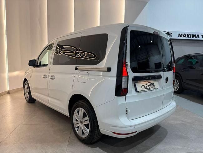 Begagnad VW Caddy Maxi 102 HK (75 kW) 2023 Vit Minibuss
