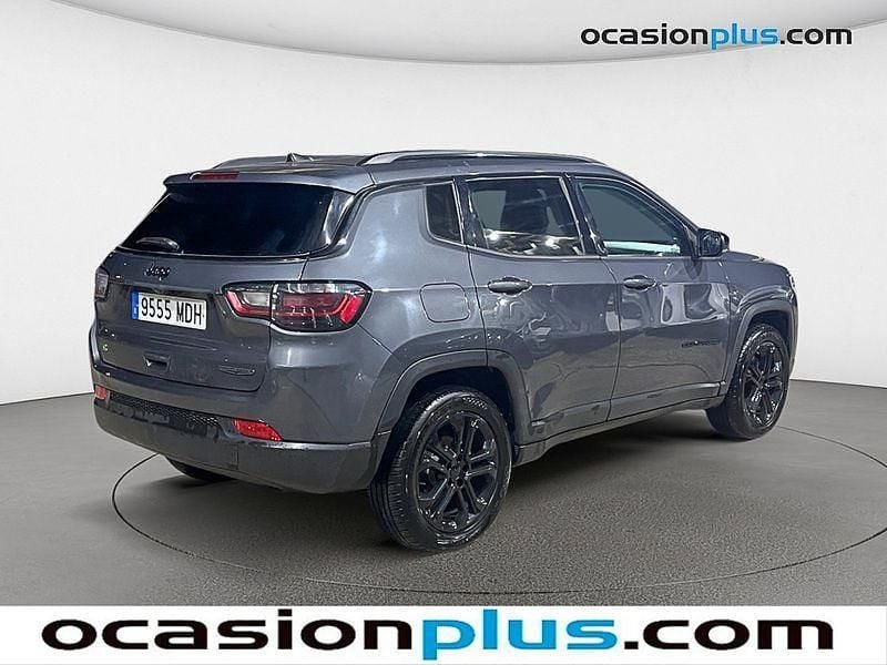 Usado Jeep Compass Night Eagle 130 CV (95 kW) 2023 Gris SUV