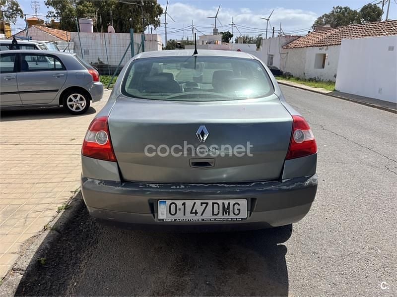 Usado Renault Mégane II Privilege 98 CV (72 kW) 2005 Marrón Berlina