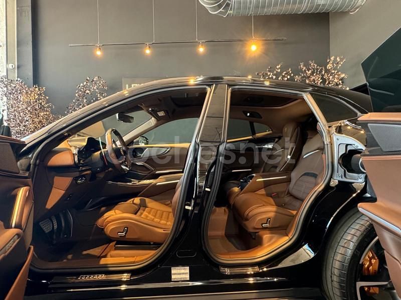 Usado Ferrari Purosangue 725 CV (533 kW) 2024 Negro SUV