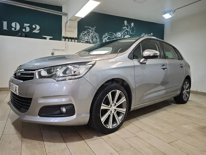 Usado Citroën C4 Live 99 CV (72 kW) 2016 Gris / plata Berlina