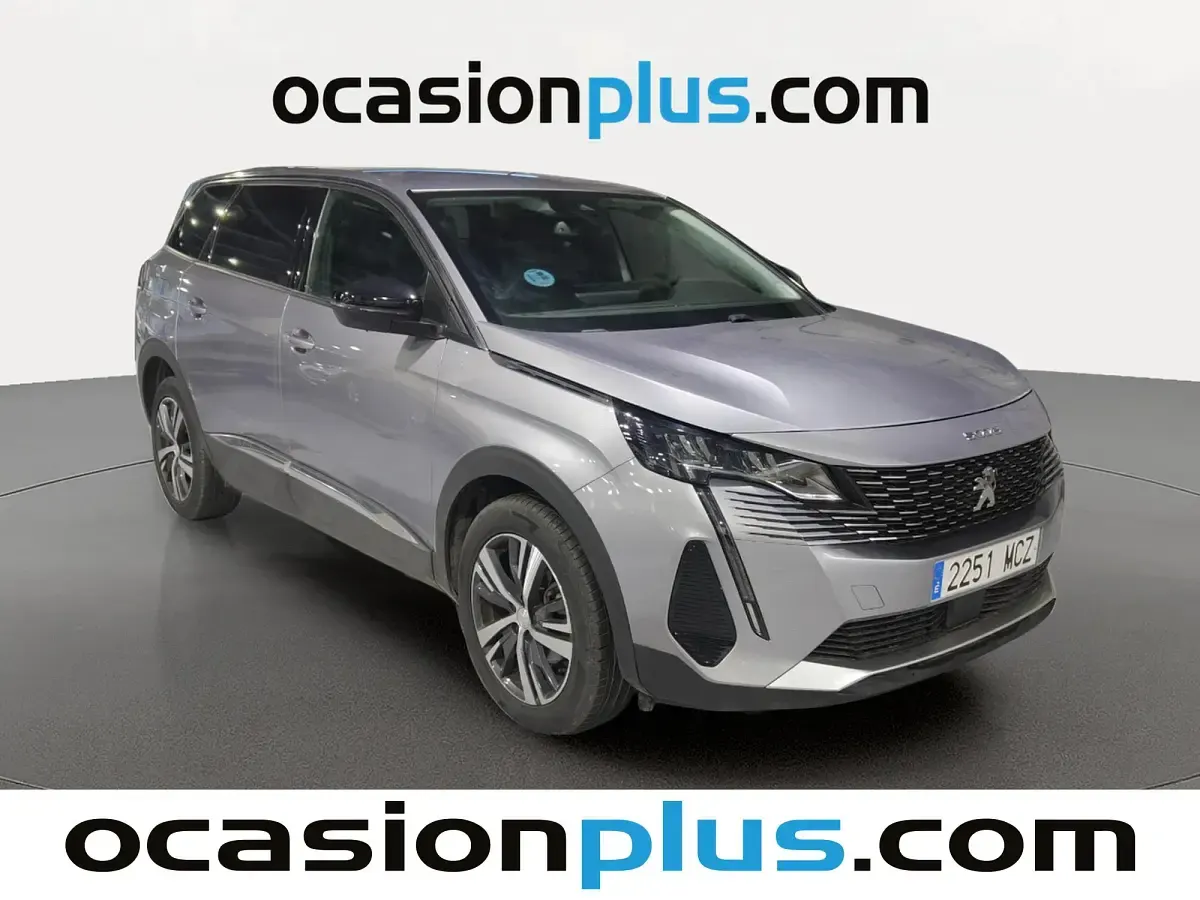 Usado Peugeot 5008 Allure 131 CV (96 kW) 2022 Gris SUV