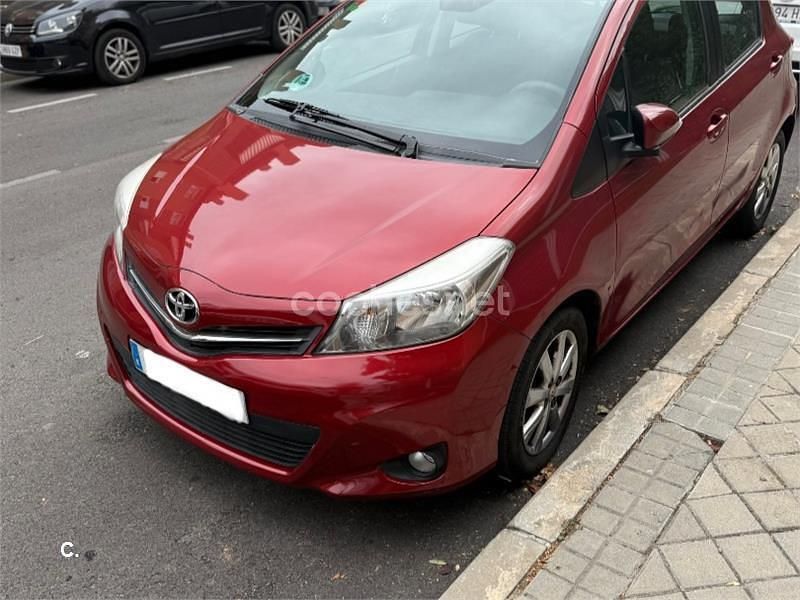 Rojo Usado 2012 Toyota Yaris Active Berlina | 11.200 € (Precio justo) - Imagen 1/4