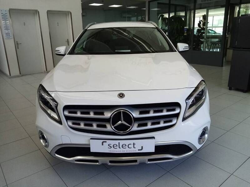 Usado Mercedes GLA200 Urban 156 CV (114 kW) 2019 Blanco SUV