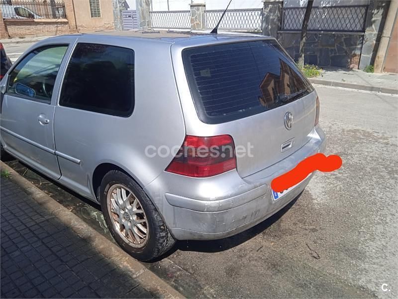 Usado VW Golf IV Advance 110 CV (80 kW) 2001 Gris / plata Berlina