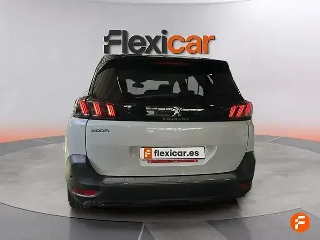 Usado Peugeot 5008 GT 130 CV (95 kW) 2022 Blanco SUV