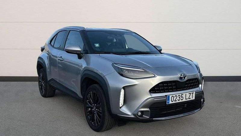Usado Toyota Yaris Cross 117 CV (86 kW) 2022 Plateado SUV