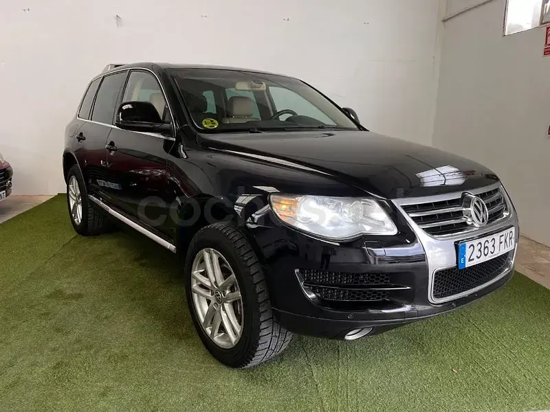 Usado VW Touareg 225 CV (165 kW) 2007 Negro SUV
