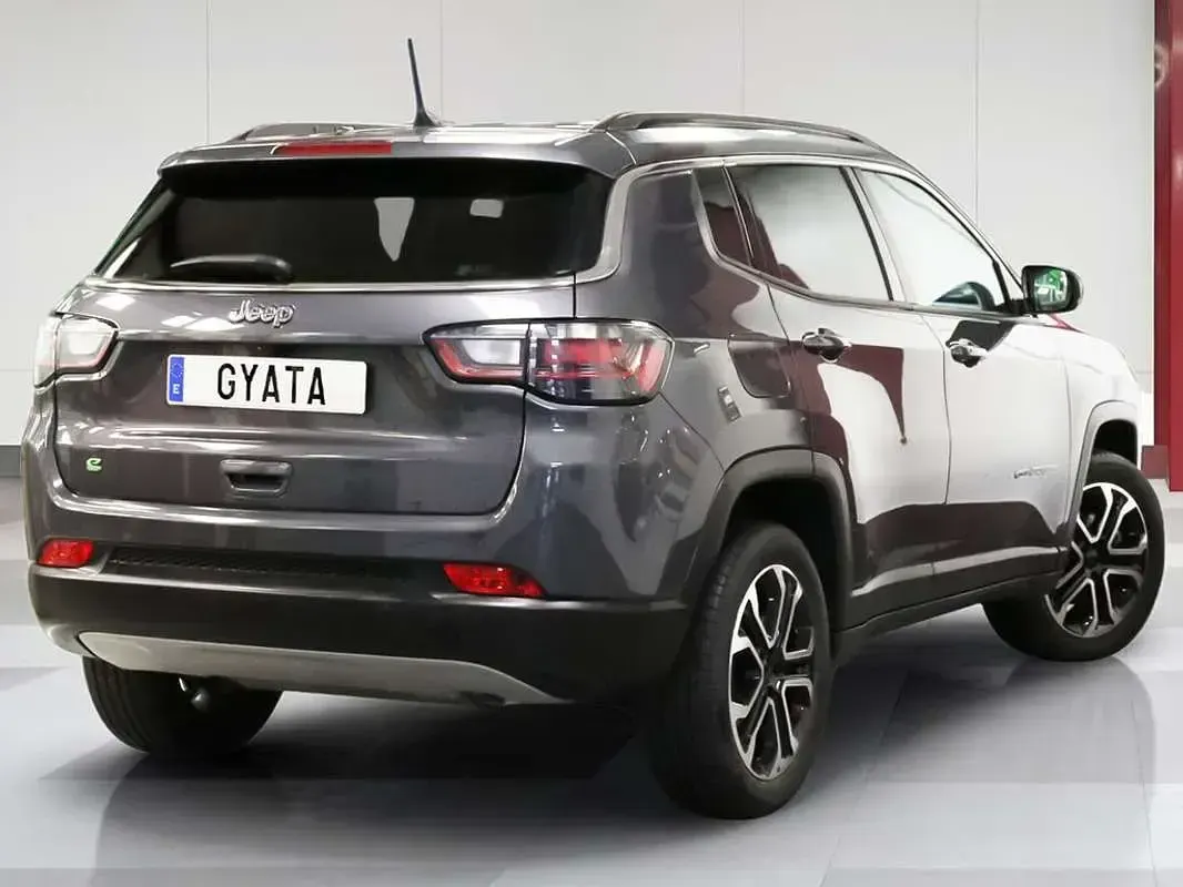 Usado Jeep Compass Longitude 129 CV (94 kW) 2023 Gris SUV