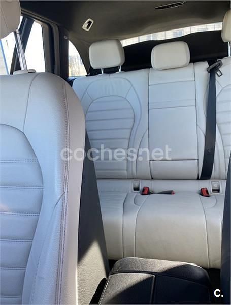 Usado Mercedes C250 AMG line 204 CV (150 kW) 2017 Negro Familiar