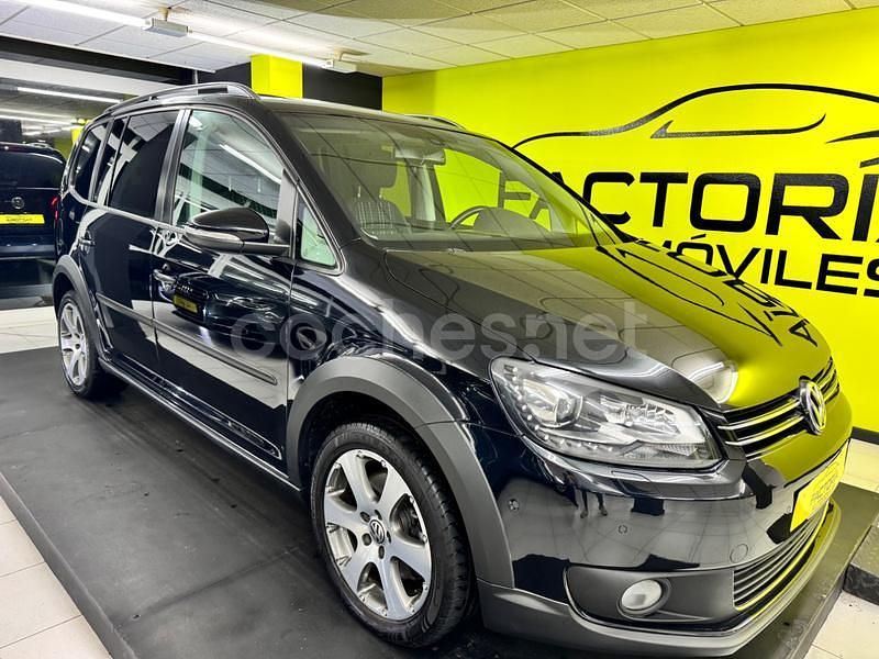 Usado VW Touran Sportline 177 CV (130 kW) 2014 Negro Monovolumen