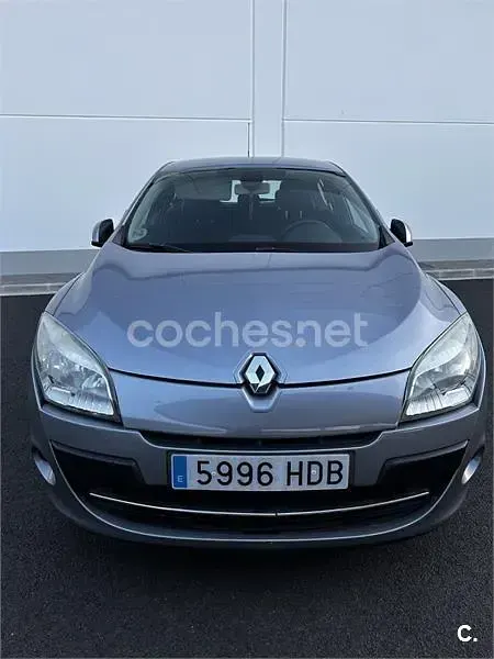 Usado Renault Mégane 110 CV (80 kW) 2011 Gris / plata Berlina