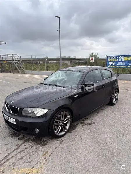 Usado BMW 118 143 CV (105 kW) 2007 Negro Utilitario
