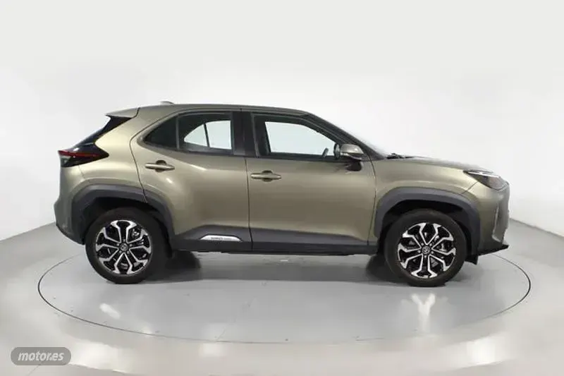 Usado Toyota Yaris Cross Active 116 CV (85 kW) 2022 Bronce SUV